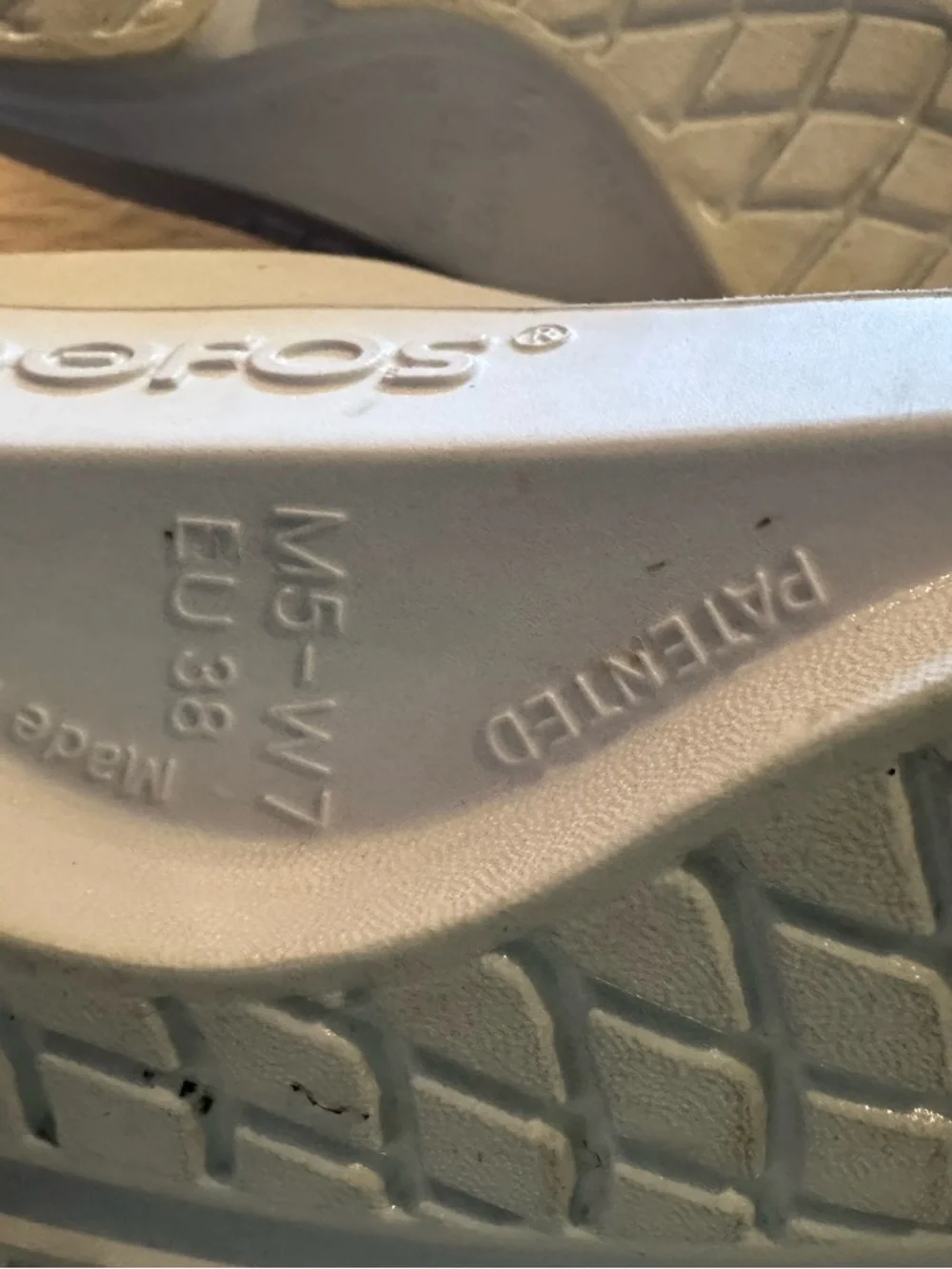 OOFOS - Picture 8 of 13